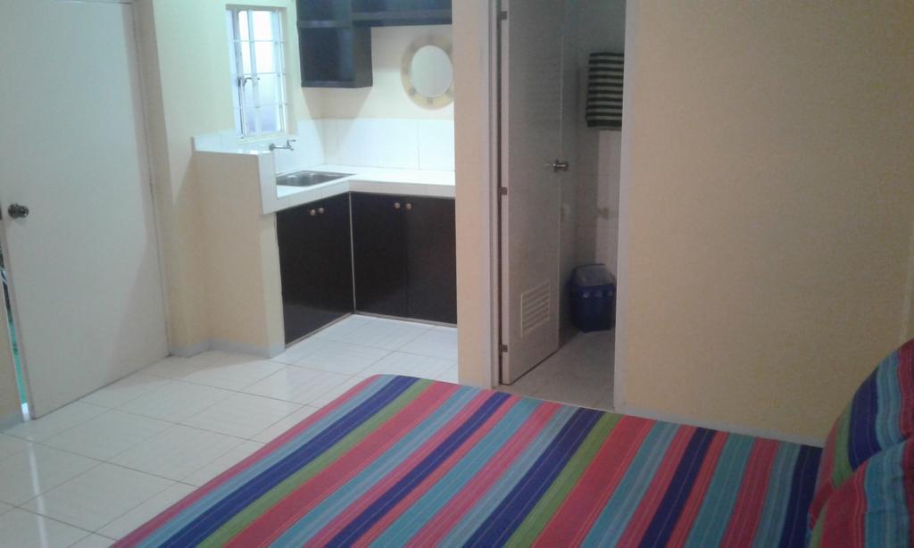 Christopher B&B And Apartments (Adults Only) Paranaque City 외부 사진